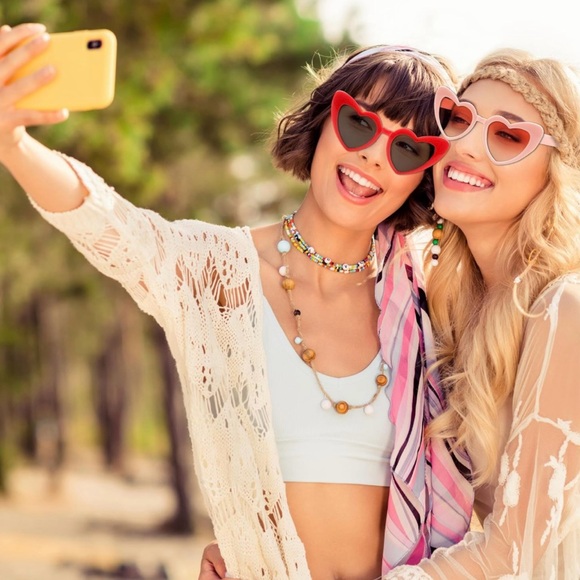 Pink Heart Shaped Sunglasses Vintage Cat Eye Retro Glasses Pink Colored lens - Picture 4 of 4